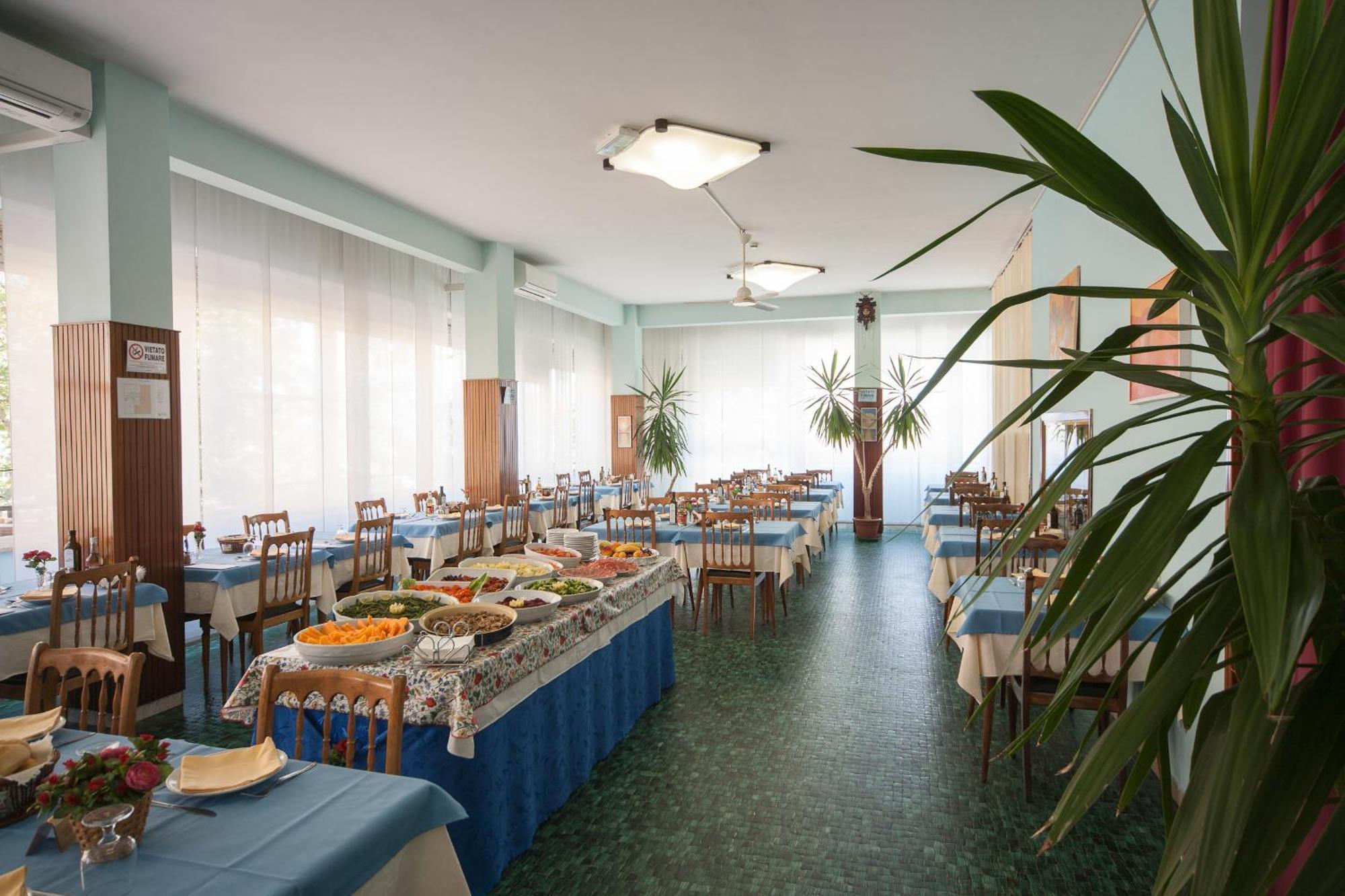 Hotel Madison Riccione Kültér fotó