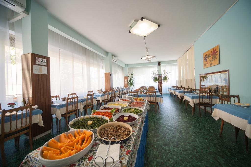 Hotel Madison Riccione Kültér fotó