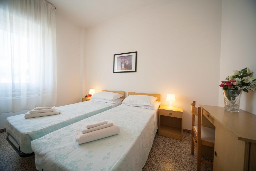 Hotel Madison Riccione Kültér fotó