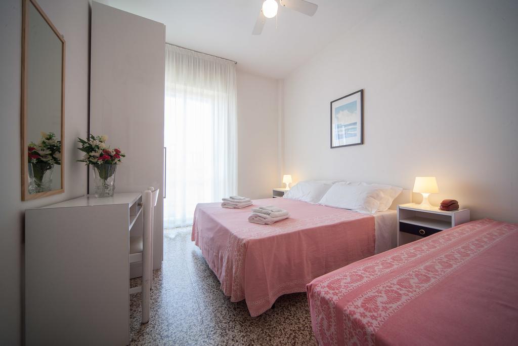 Hotel Madison Riccione Szoba fotó