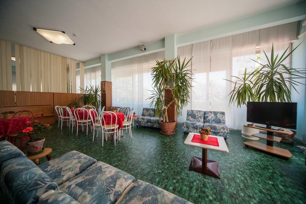 Hotel Madison Riccione Kültér fotó